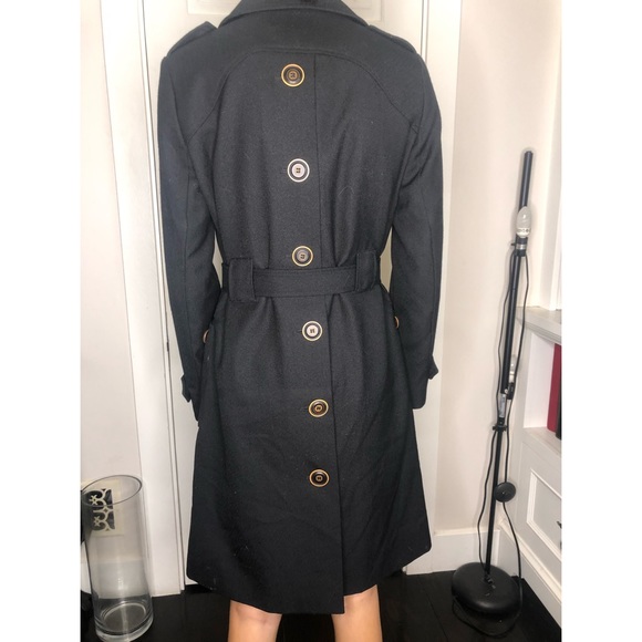 Buttoned trench coat - Picture 2 of 10